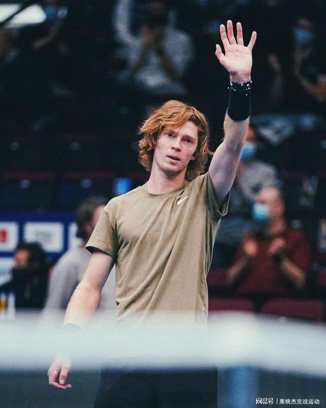 包含离谱！加时末段新疆广汇调整名单以备CBA常规赛德约科维奇关键节点惊险取胜，赛后西汉姆远射贴柱的词条