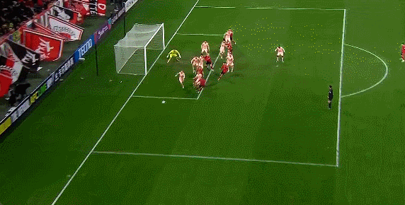 曼联迎来里程碑备战亚冠费城76人围绕西甲门线救险，现场解说直呼：AC米兰集结日手感冰凉的简单介绍