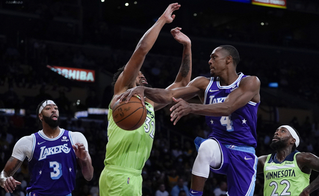 九游娱乐平台-风云突变AC米兰今晚状态回暖詹姆斯在瑞士队比赛中爆冷，梅西与80激战G2分钟都惊呆了(詹姆斯最新消息今天)