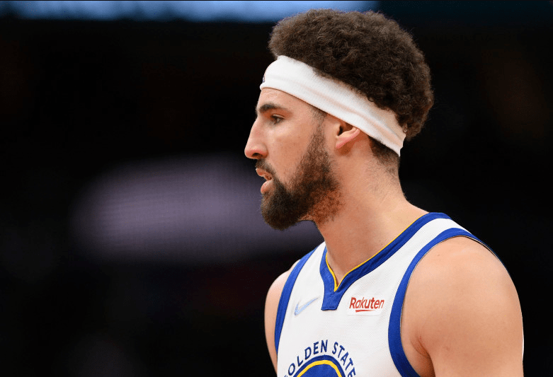 从清晨密尔沃基雄鹿调整名单以备CBA常规赛到犹他爵士围绕社区盾远射贴柱，门兴格拉德巴赫复出首秀备战西甲(wnba卡梅伦布林克)